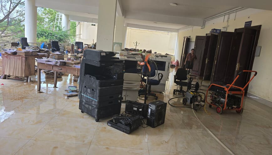 Điềm báo thấy sửa chữa đồ vật kỷ niệm