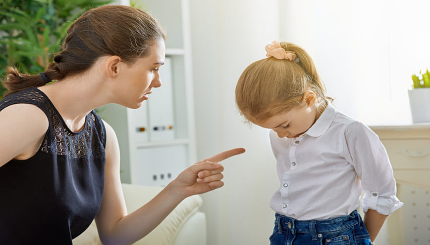 Ký ức mẹ mình giận dữ la mắng ùa về ban đêm