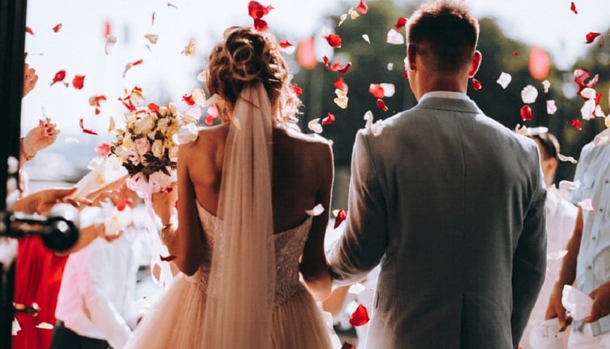 Ngủ mơ thấy đám cưới với người yêu hiện tại là dự báo tích cực
