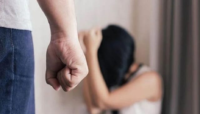 Nằm chiêm bao thấy người yêu bị đánh báo hiệu điềm tốt hay điềm xấu?