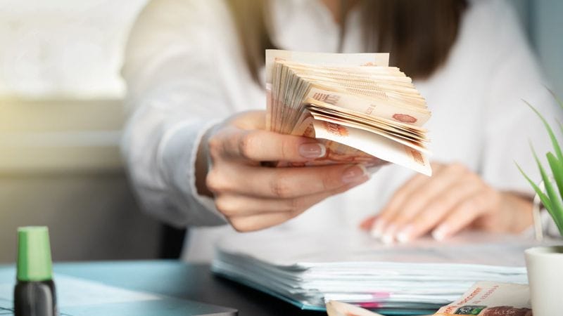 Ý nghĩa giấc mơ được cấp trên cho tiền