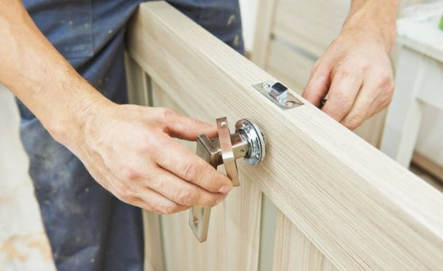 Chi tiết ý nghĩa giấc mộng thấy cửa nhà bị hư