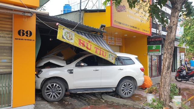 Giới thiệu chung về giấc mơ thấy ô tô đâm vào nhà