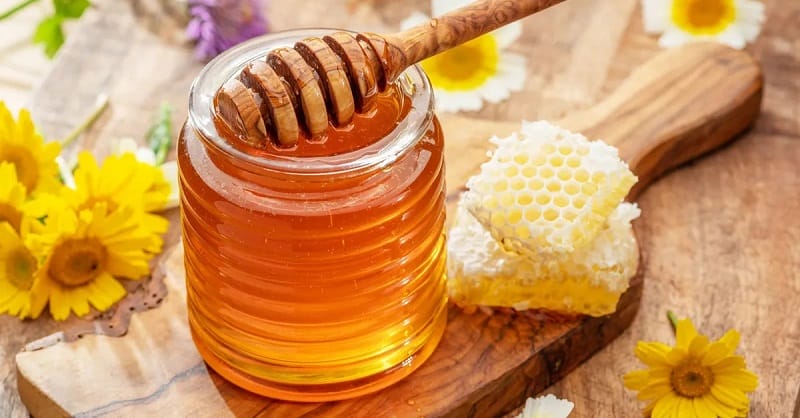 Ăn mật ong cùng trái cây trong mơ dự báo sung túc, ấm no