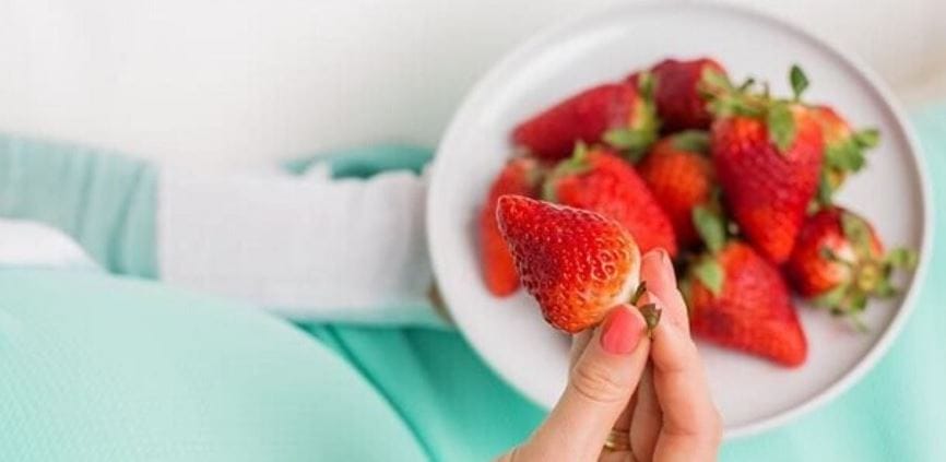 Chiêm bao thấy ăn dâu tây có thể là một trong những giấc mơ thú vị mà bạn từng gặp