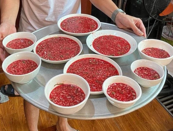 Chiêm bao thấy ăn tiết canh nên đánh số nào?
