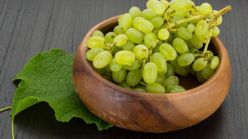 Khám phá bí ẩn giấc mơ thấy ăn nho