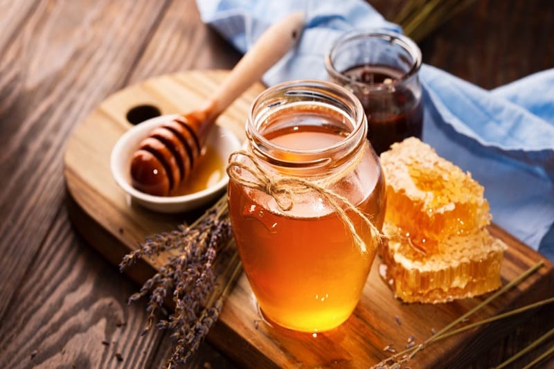 Khám phá dự báo tương lai khi ngủ mơ thấy ăn mật ong