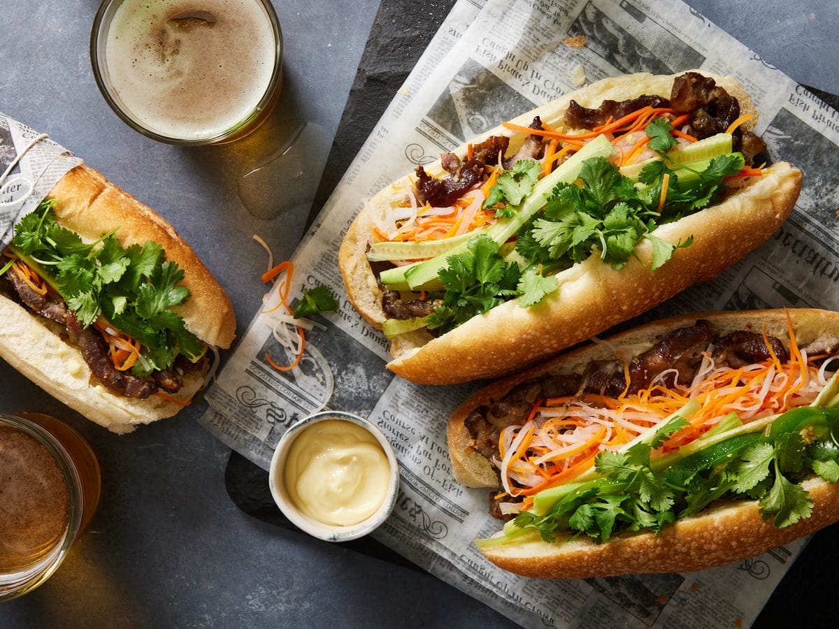 Mơ ăn bánh mì hỏng dự báo không may