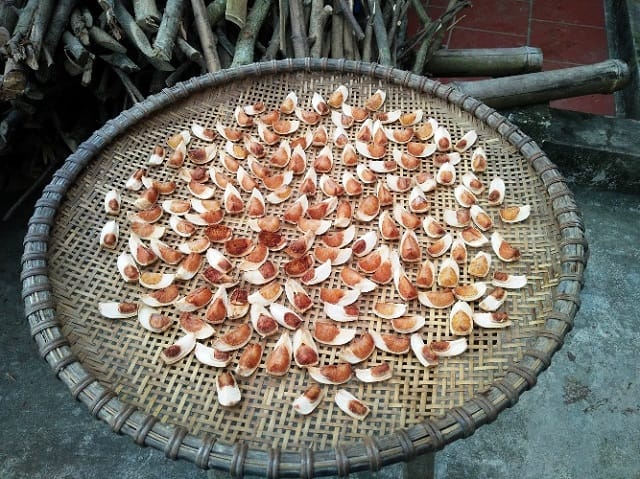 Mơ thấy ăn trầu cau khô