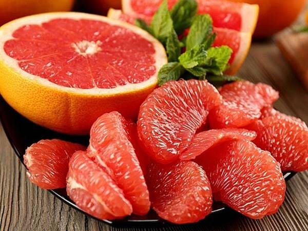 Nếu ngủ mơ ăn bưởi hỏng dự báo rắc rối xảy ra