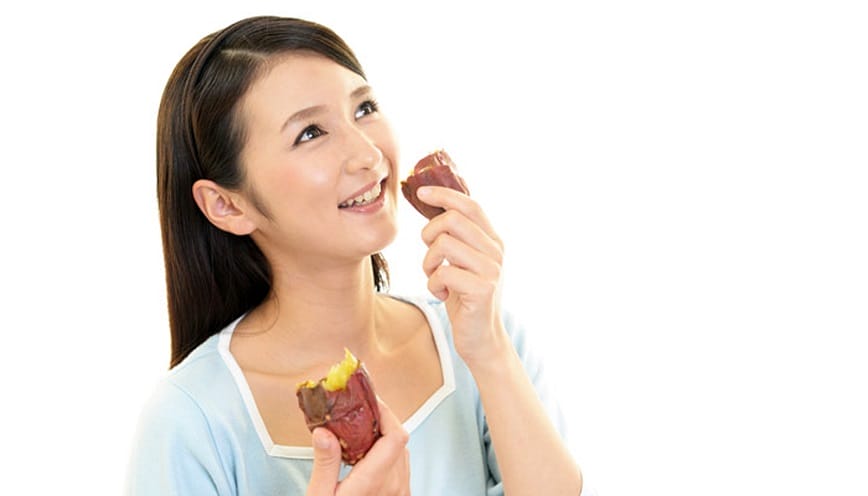 Giải mã giấc mơ thấy ăn khoai lang theo tâm linh và các con số may mắn