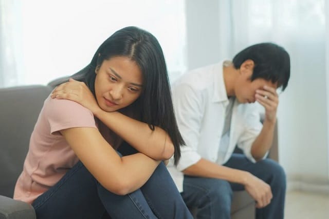 Chiêm bao thấy cãi nhau với vợ hoặc chồng