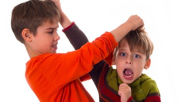 Giấc mơ thấy đánh nhau chảy máu nên chốt con gì?