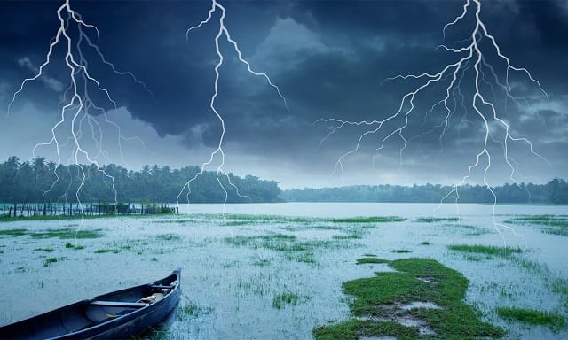Mộng thấy sét đánh hồ nước