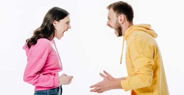 Nằm mơ thấy cãi nhau với đồng nghiệp có ý nghĩa gì?