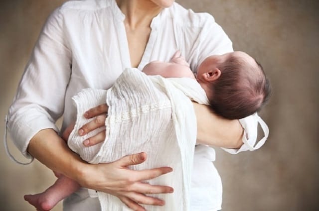Giấc mơ thấy bế con nít linh ứng với con số nào?
