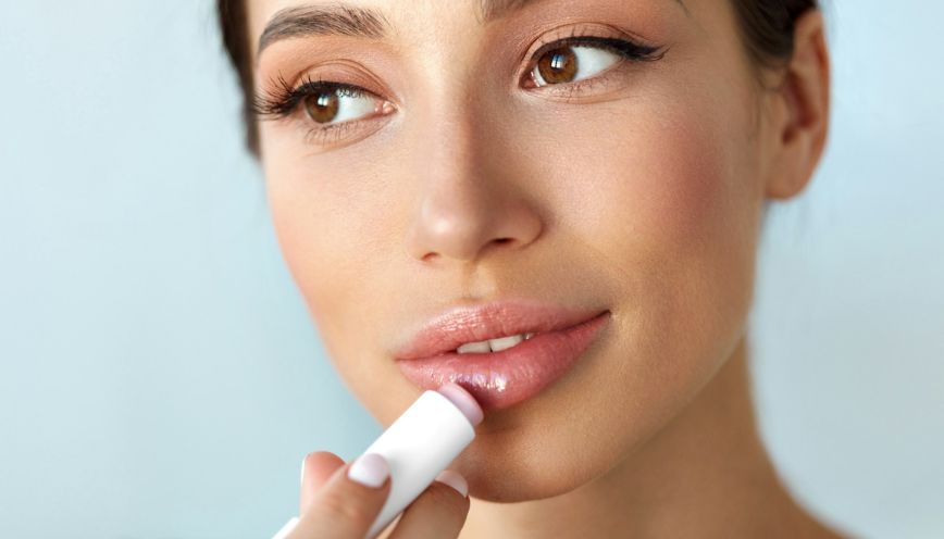 Cách xử lý vết thương và chăm sóc môi khoa học
