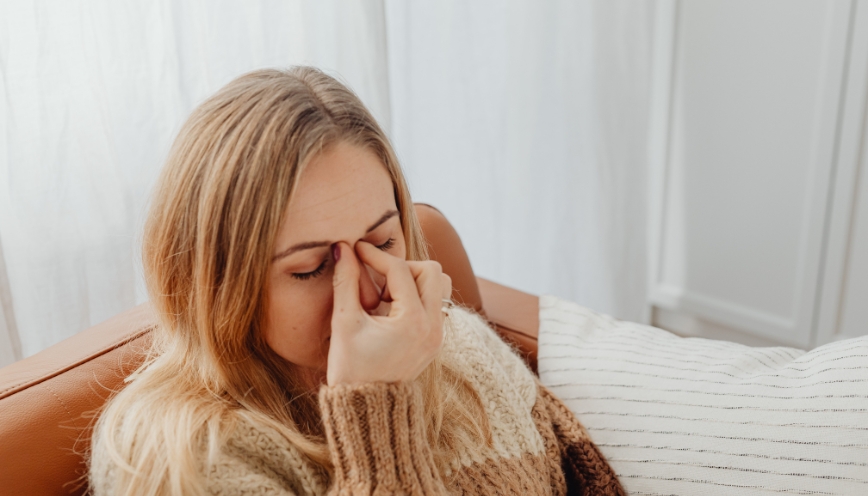 Giải mã các hiện tượng mắt trái của nữ giật