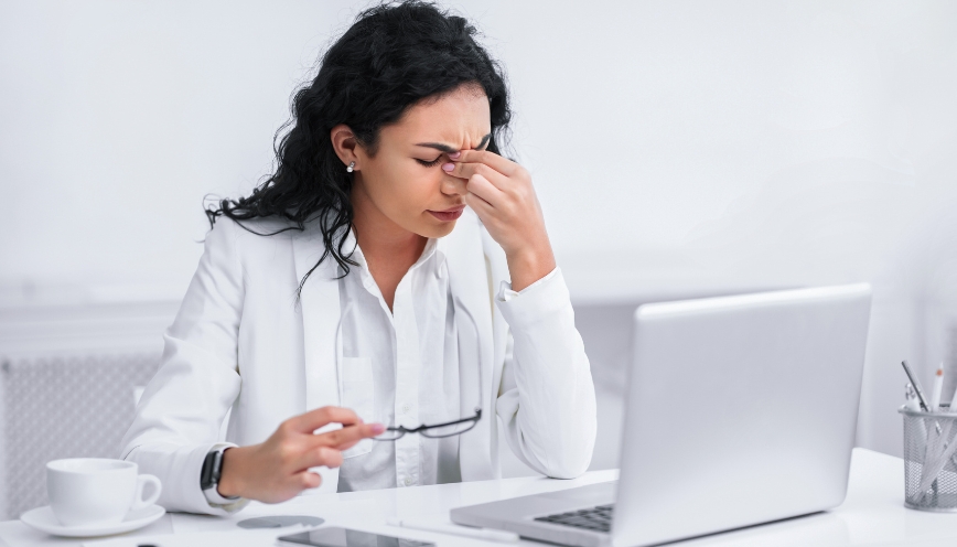 Vì sao phần chóp mũi thường bị ngứa?