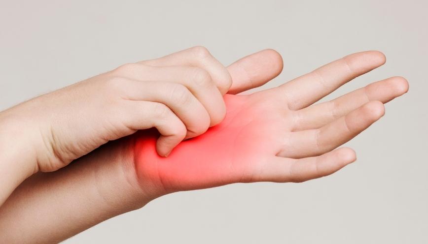 Điềm báo ngứa lòng bàn tay trái theo thời gian