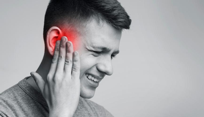 Giải nghĩa nóng tai phải là điềm gì theo khung giờ