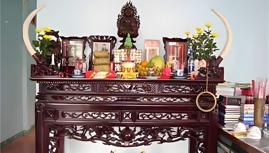 Văn khấn mùng 1 tháng 3 dành cho thần linh và gia tiên