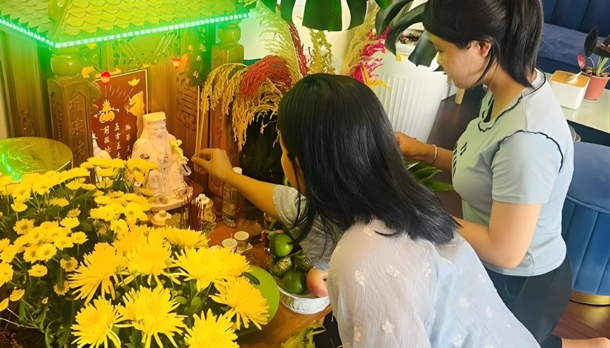 Văn khấn Thần Tài 30 Tết dùng trong lễ cuối năm